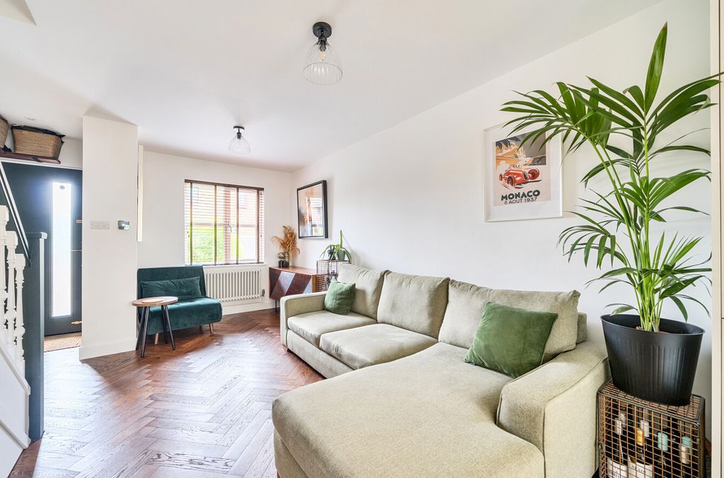 Property photo 3 of 20 1422632-7-69Aae3B...