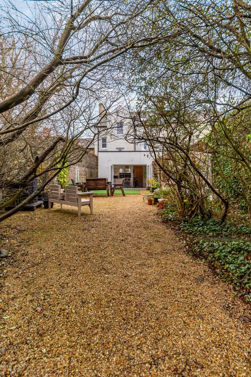 Property photo 2 of 68 117
