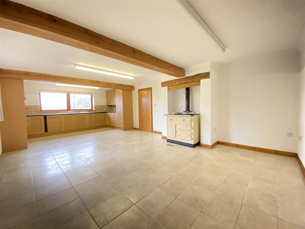 Property photo 3 of 21 20230313_101423070_Ios