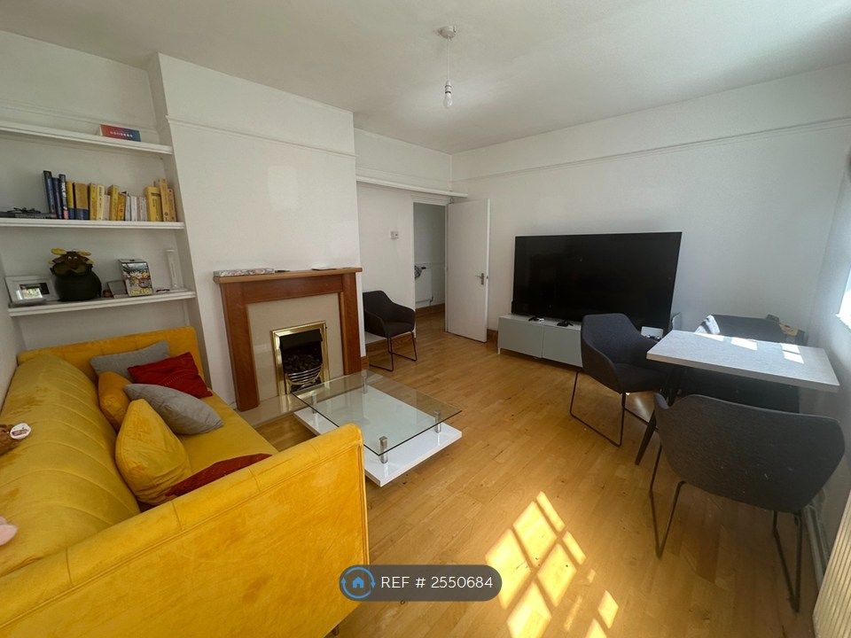 Property photo 1 of 9 Living Room