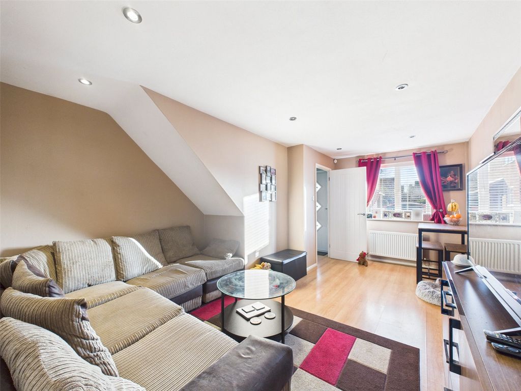 Property photo 2 of 16 Picture No. 11