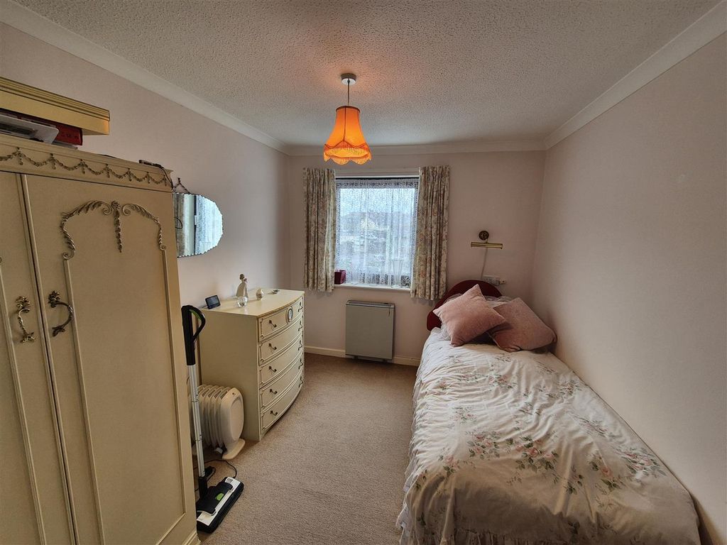 Property photo 3 of 9 Bedroom 2