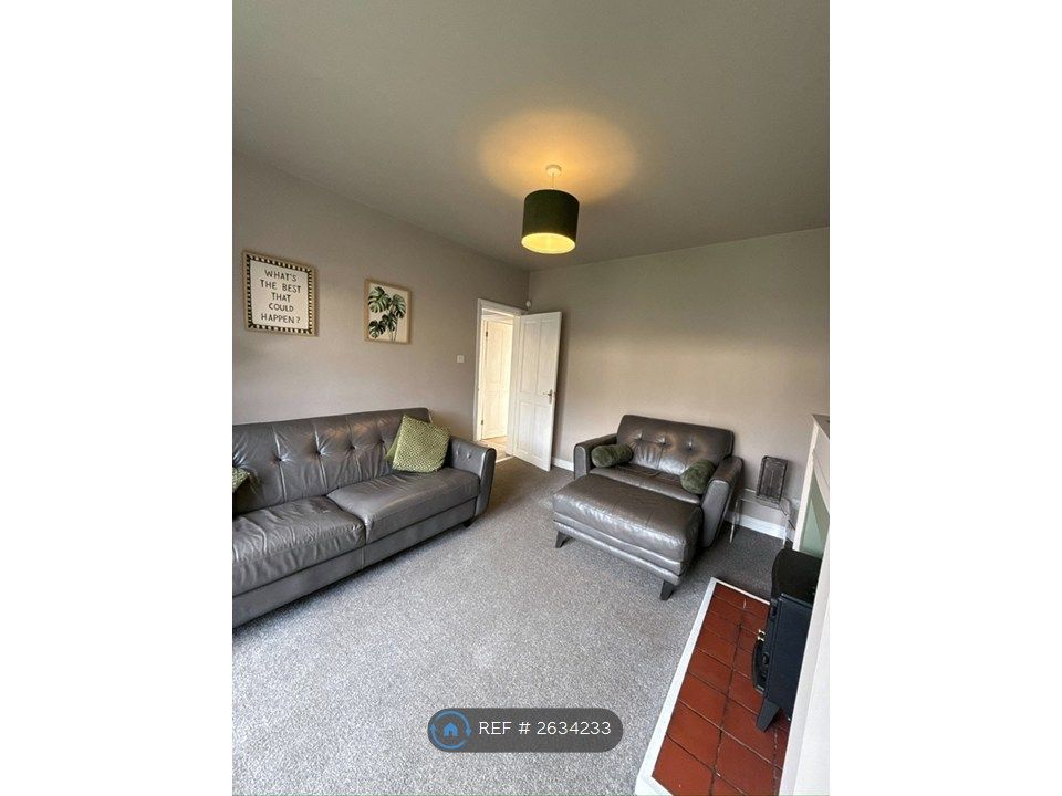 Property photo 3 of 16 Living Room