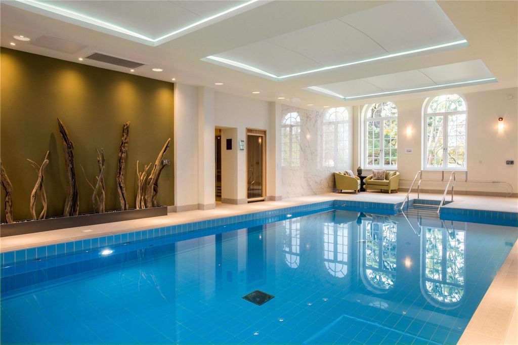 Property photo 3 of 27 Swimming Pool