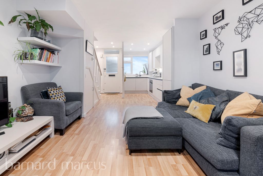 Property photo 3 of 9 Living Room