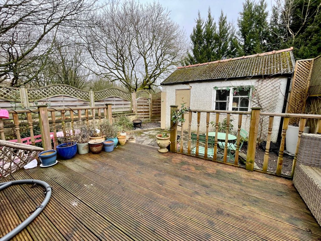 Property photo 3 of 16 Garden