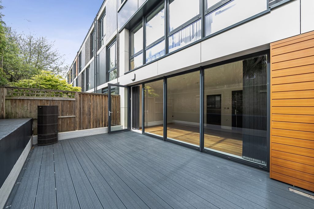 Property photo 1 of 20 Terrace