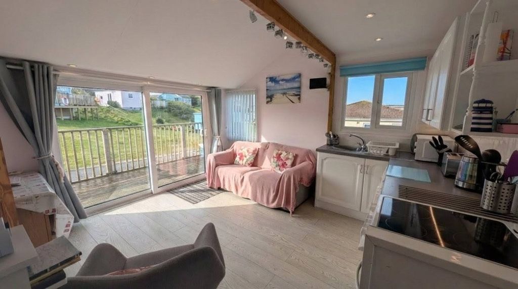 Property photo 2 of 14 Gallery