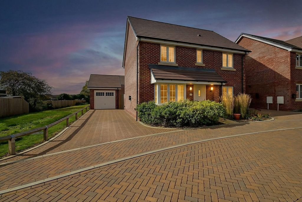 Property photo 1 of 17 Front