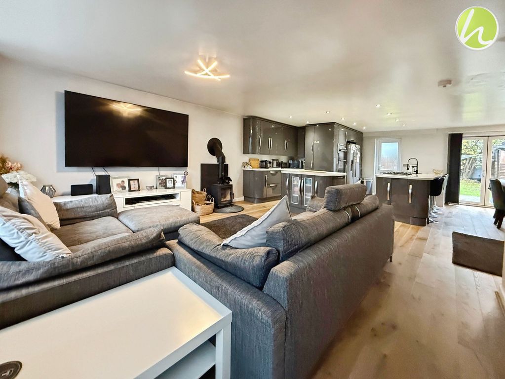 Property photo 2 of 26