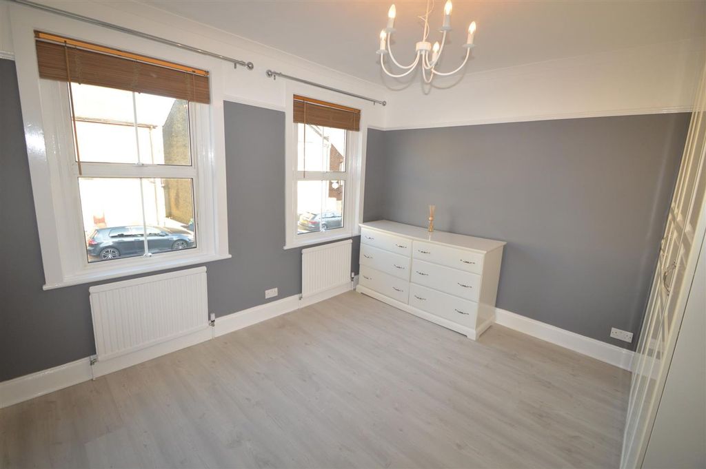 Property photo 2 of 3 Bedroom