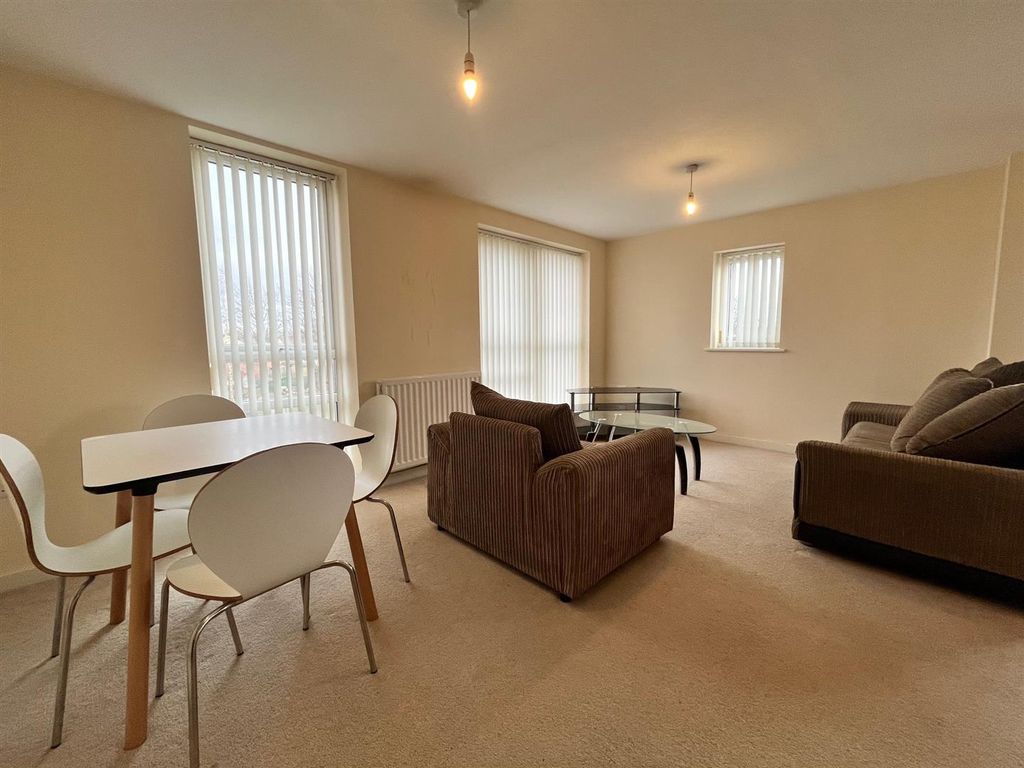 Property photo 2 of 11