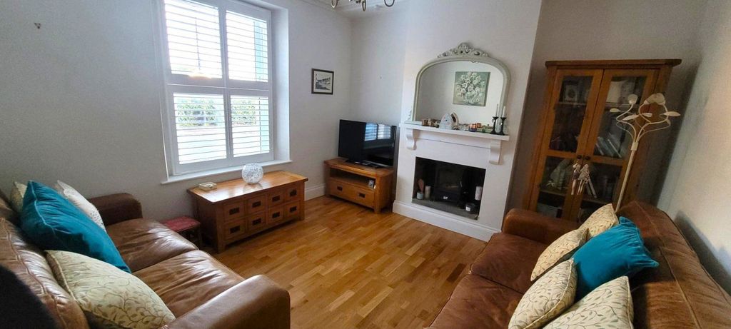 Property photo 2 of 22