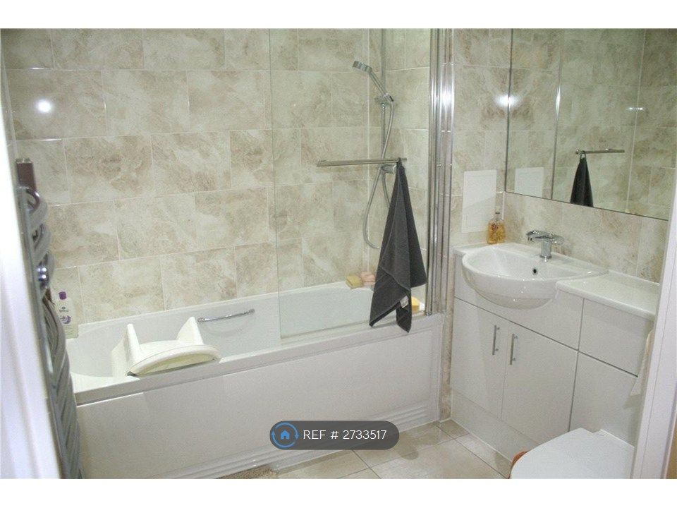 Property photo 2 of 4 Family Bathroom