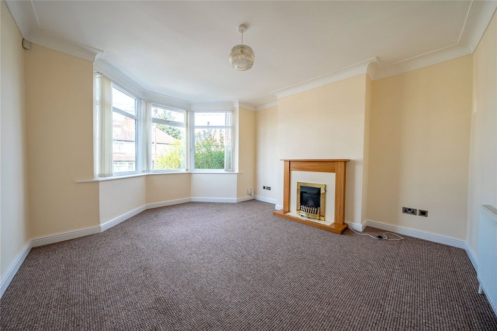 Property photo 2 of 15 Picture No. 12