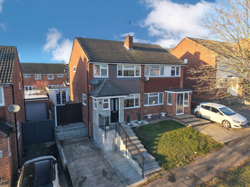 Property photo 1 of 11 122E0934-A804-4271-9Eda-E23329Bdbd83