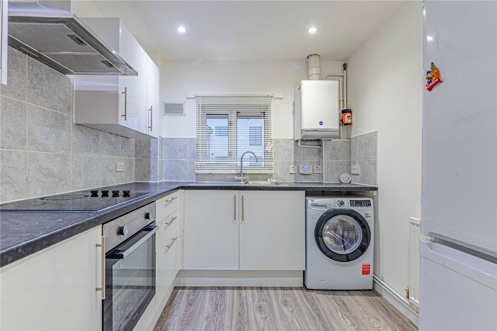 Property photo 2 of 11 Picture No. 19