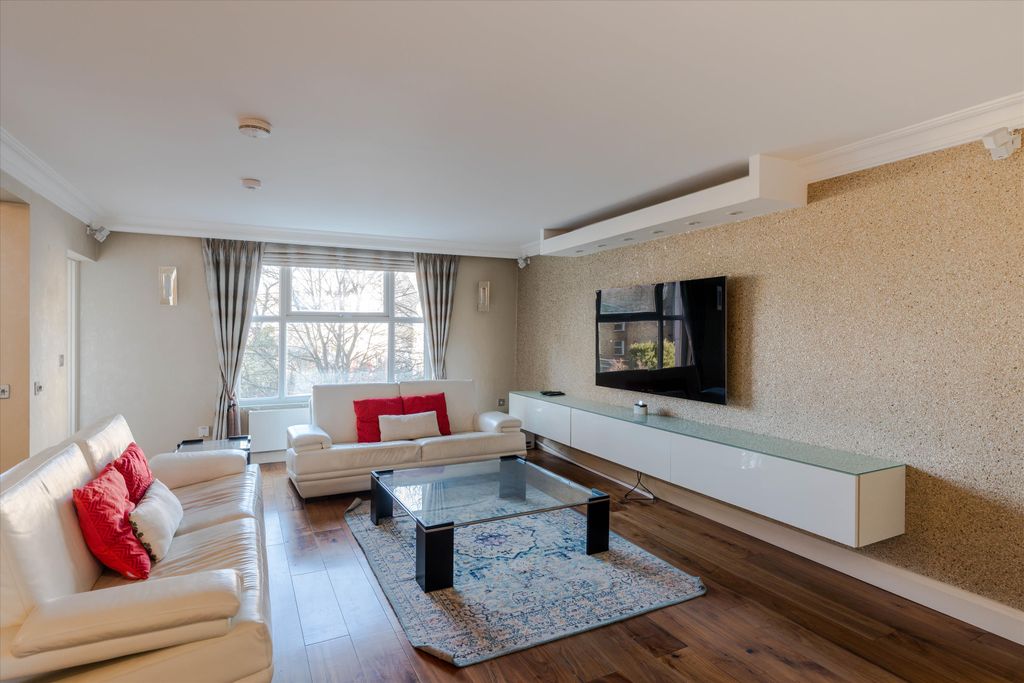 Property photo 3 of 13 Image