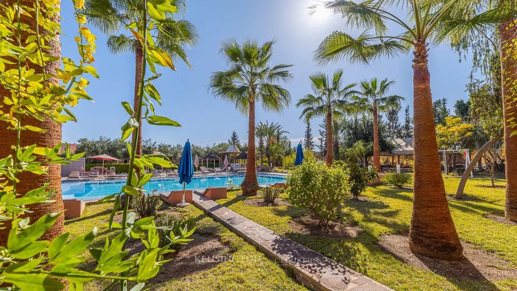 Property photo 2 of 43