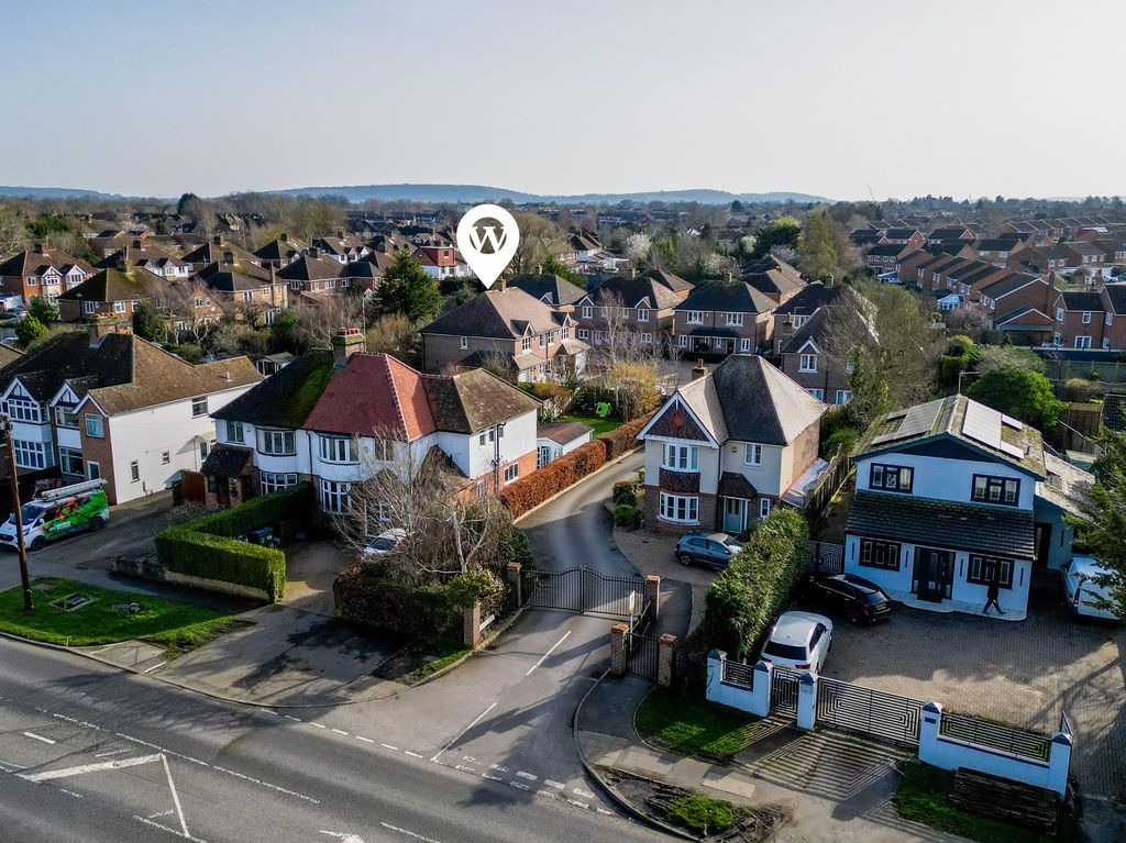 Property photo 2 of 20