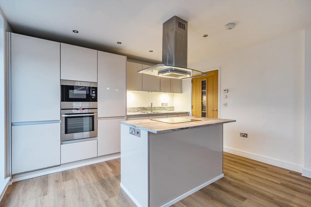 Property photo 2 of 19 Kitchen