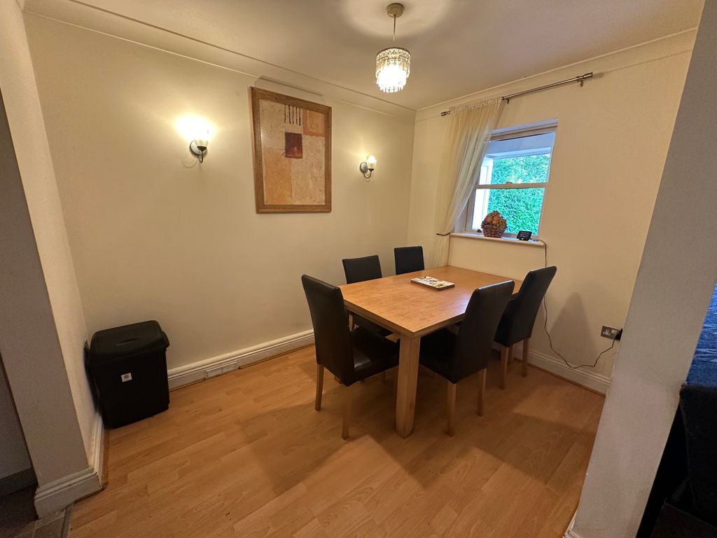 Property photo 3 of 9 Img_2442