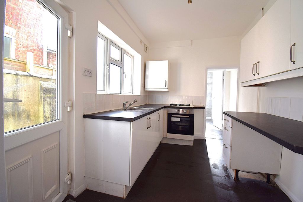 Property photo 2 of 14