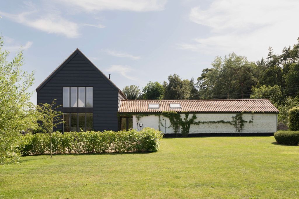 Property photo 1 of 26