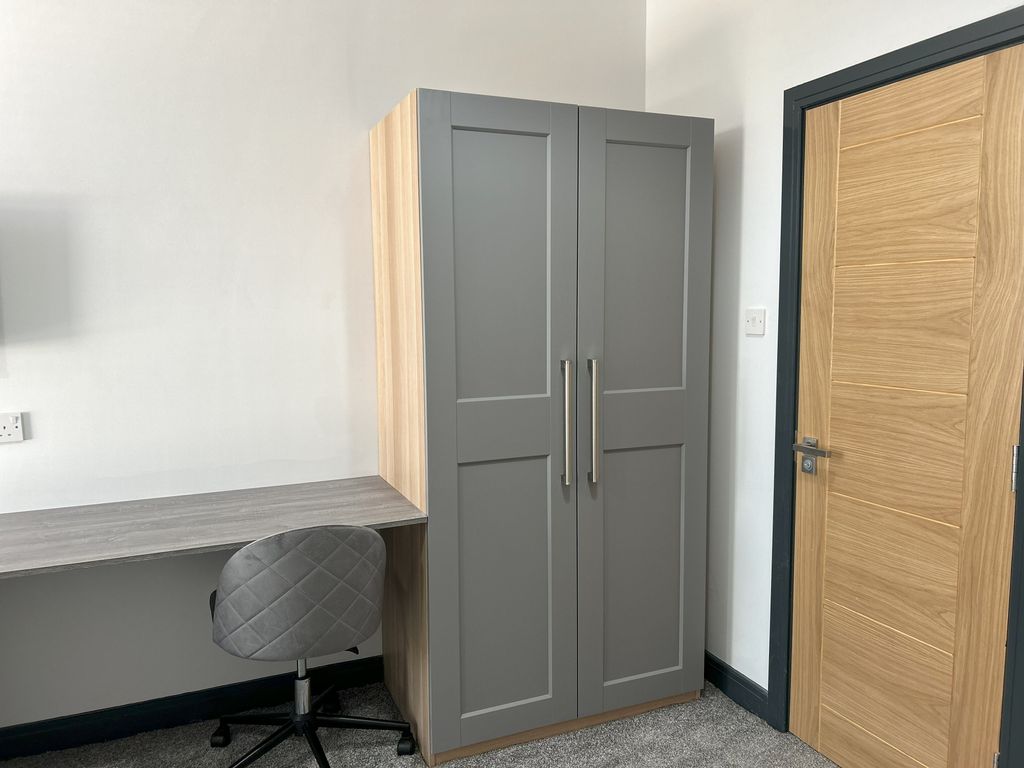 Property photo 3 of 12 Bedroom 1