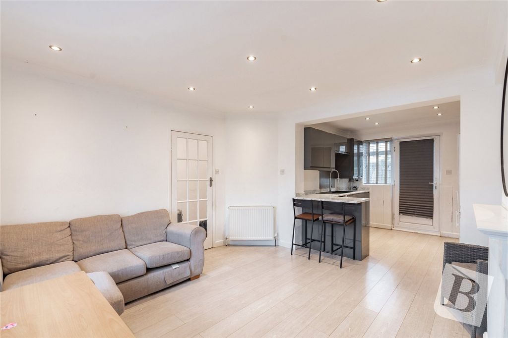 Property photo 2 of 19 Living Room