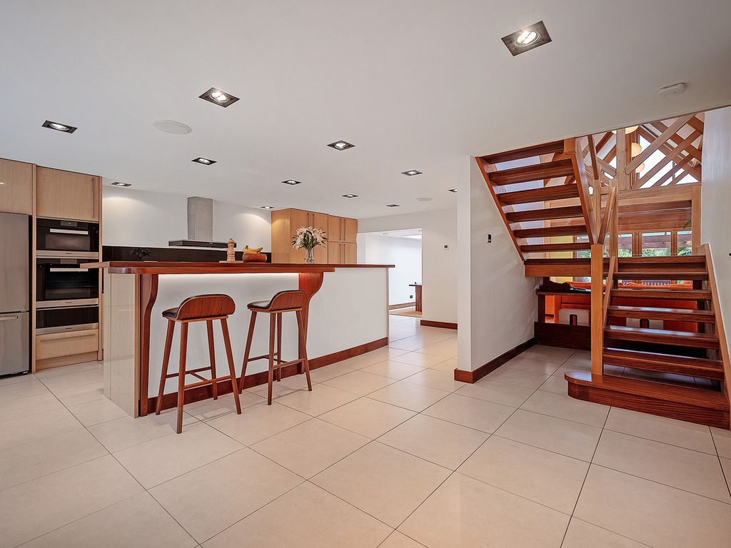 Property photo 3 of 41