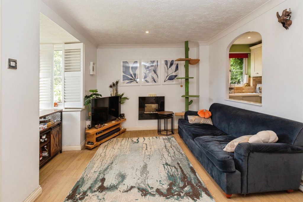 Property photo 2 of 15