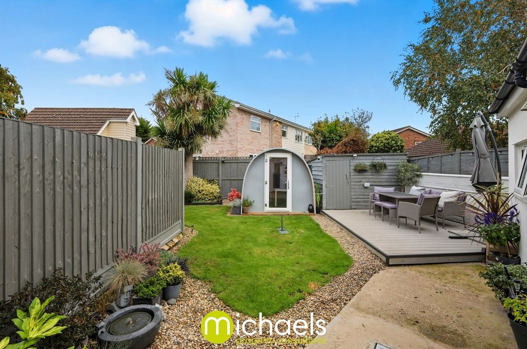 Property photo 2 of 23