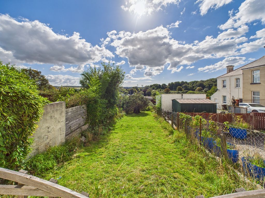 Property photo 2 of 30 Cam02089G0-Pr0573-Still034