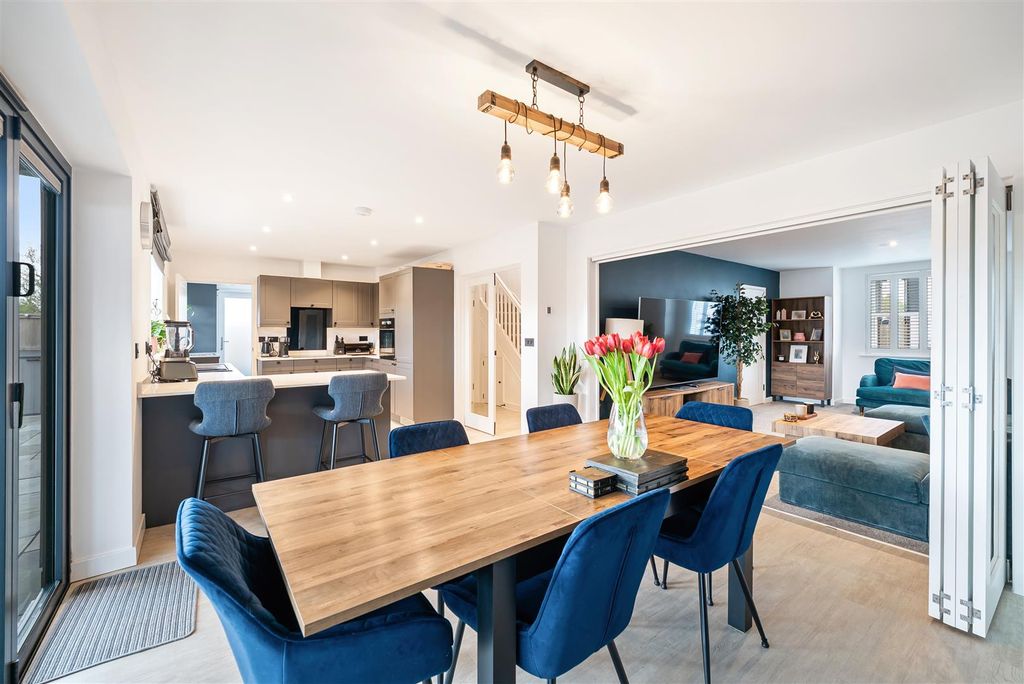 Property photo 3 of 24 Kitchen/Diner