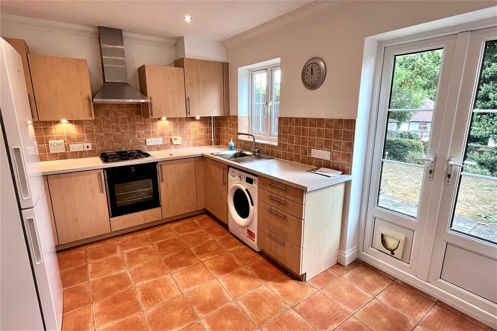 Property photo 2 of 8 Picture No. 17