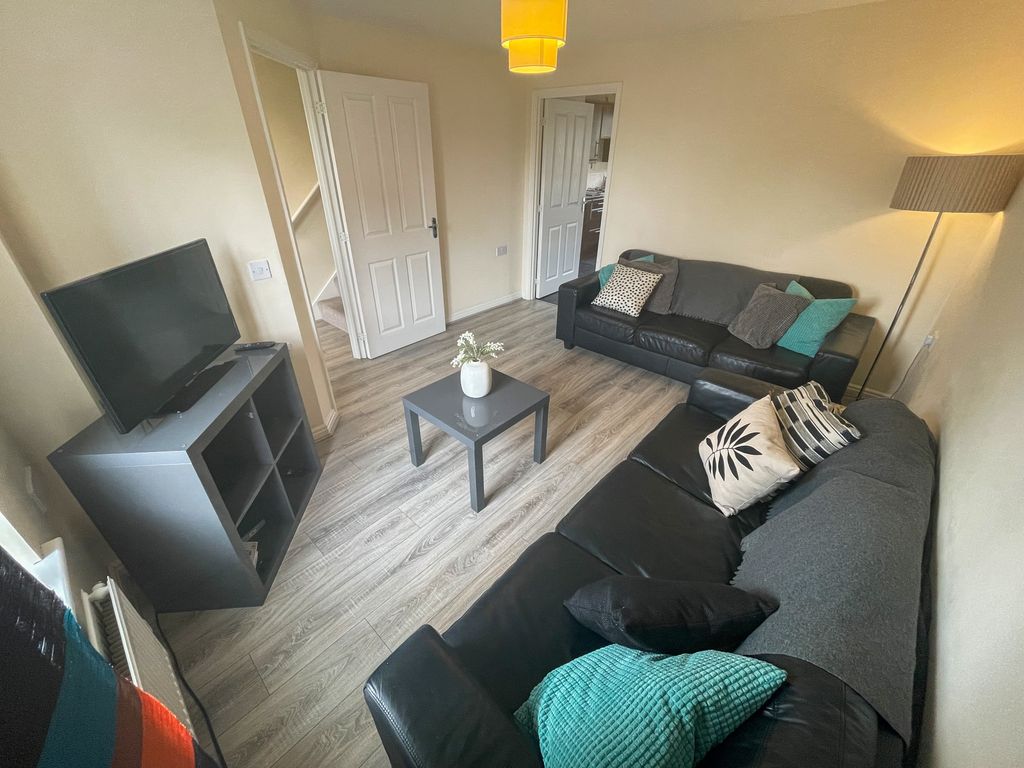 Property photo 1 of 9 71 Durning Road(4)