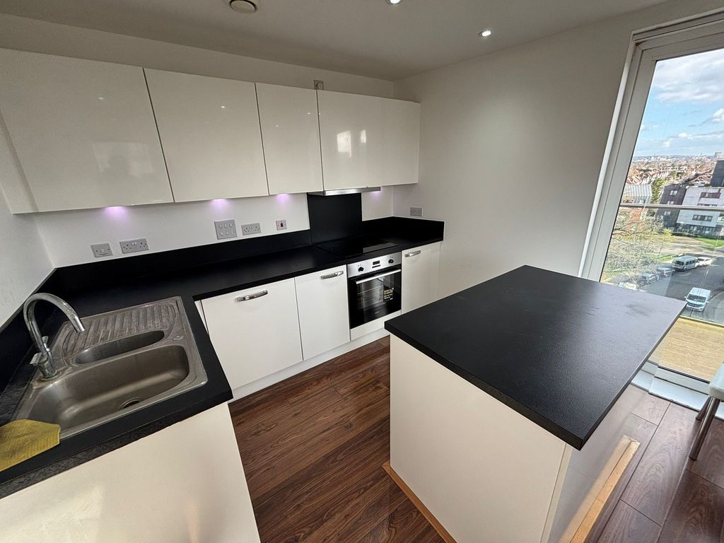 Property photo 2 of 11 Photo 17