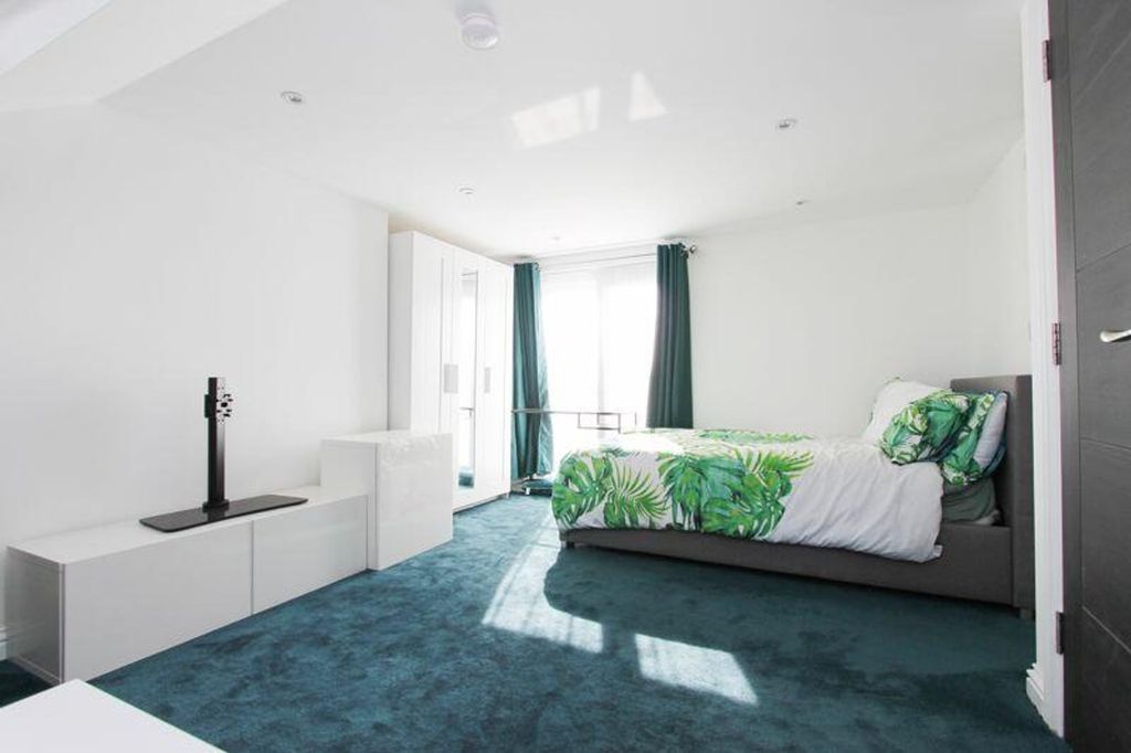 Property photo 1 of 5