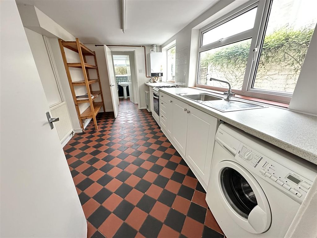 Property photo 3 of 7 Photo 2026-04-20 19.00.42.Jpg