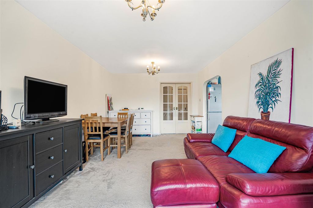 Property photo 2 of 24