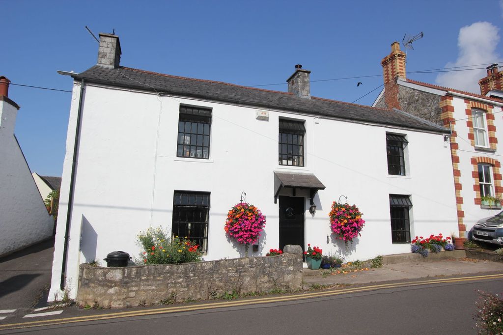 Property photo 1 of 31