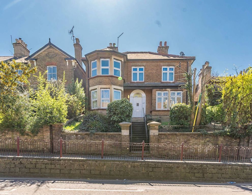 Property photo 2 of 7