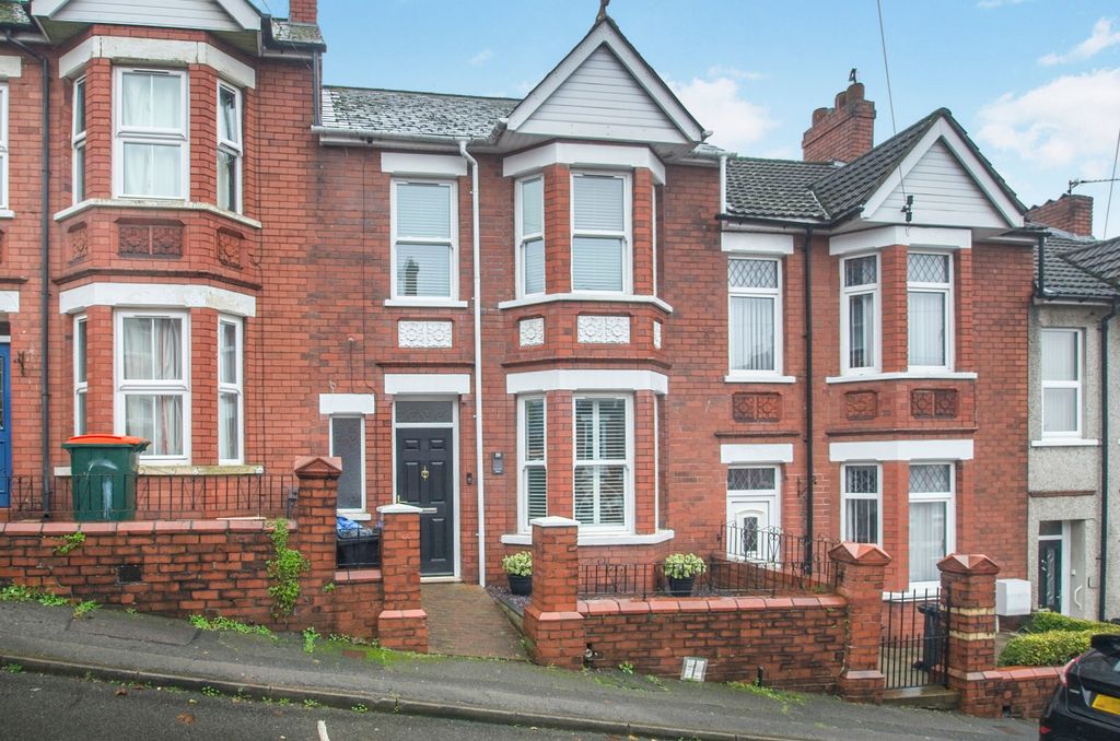 Property photo 1 of 19 Front