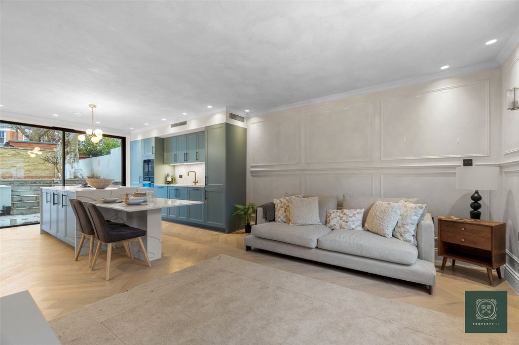 Property photo 1 of 16 Reception