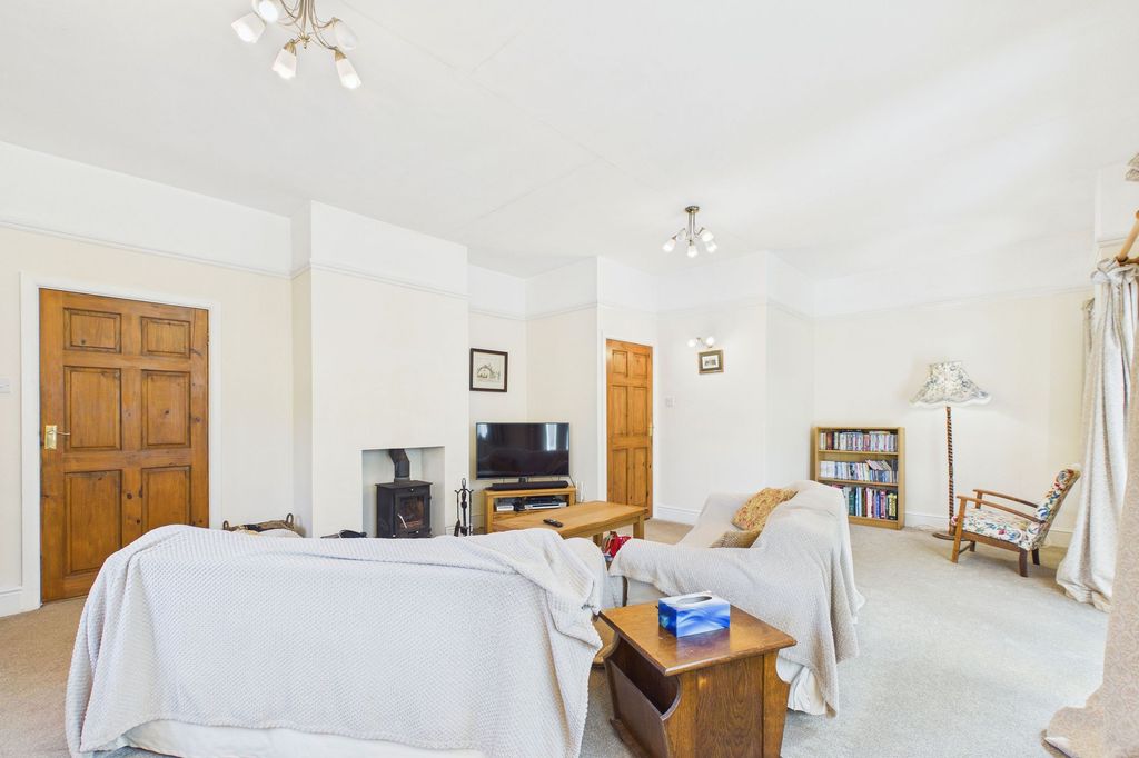 Property photo 3 of 38