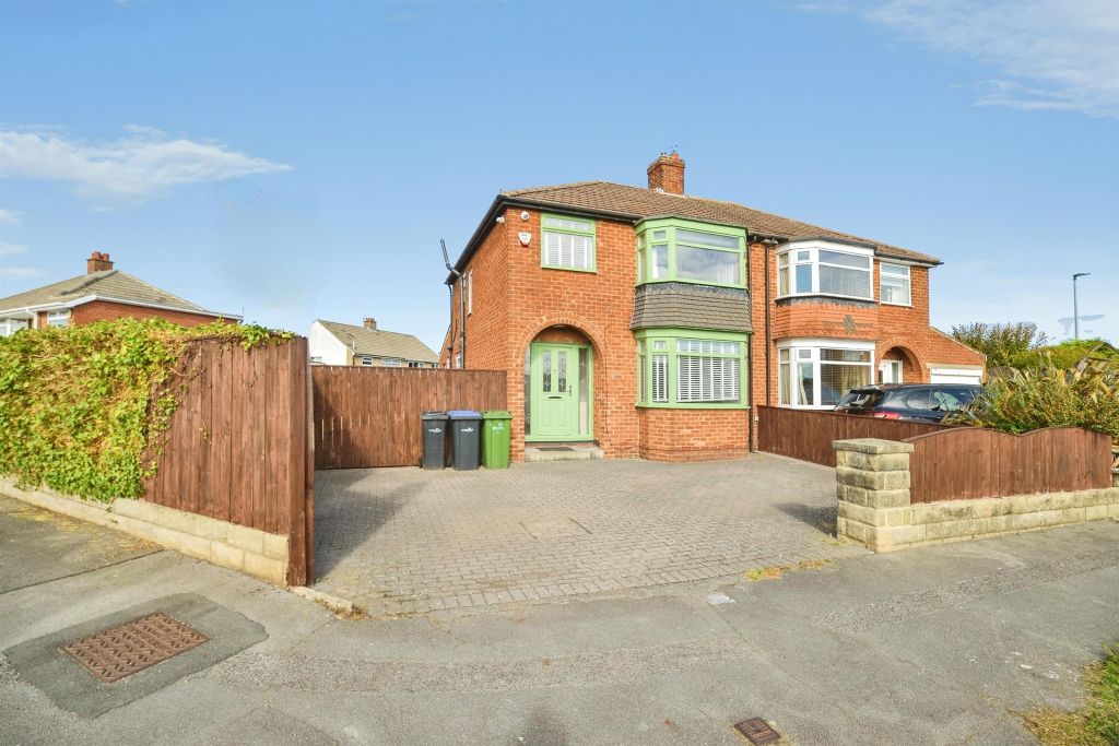 Property photo 1 of 18