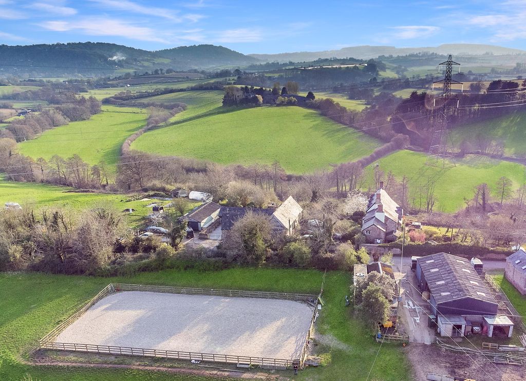 Property photo 2 of 21 Brelston Court-82-Cropped