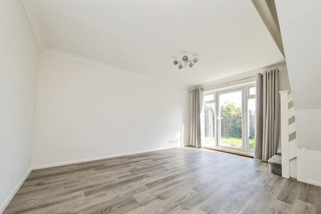 Property photo 2 of 15 Pbox-Img.Jpg