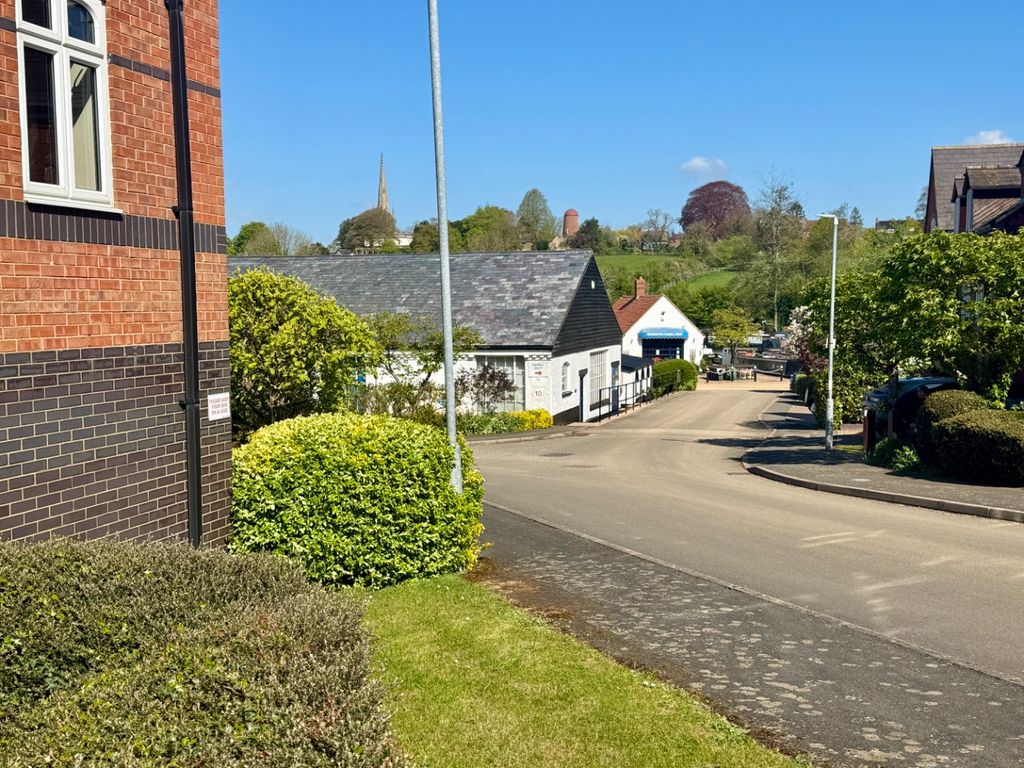Property photo 3 of 32 4839207